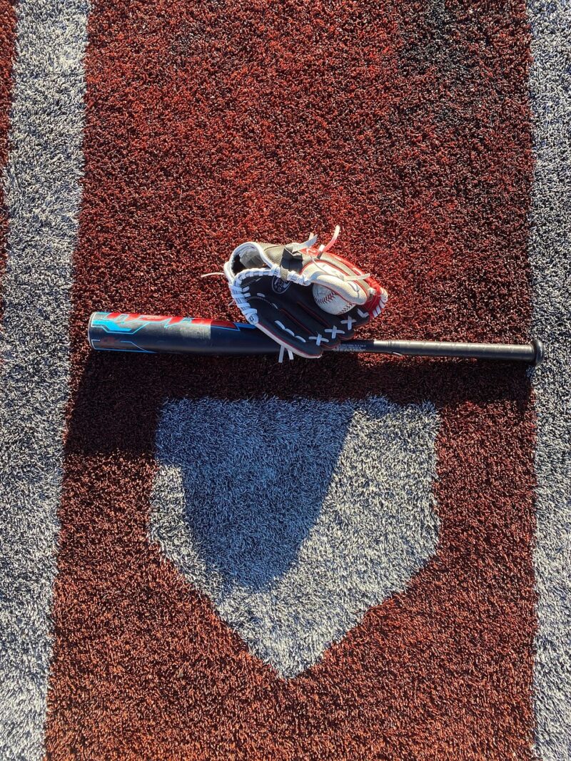 グローブとバットとベース